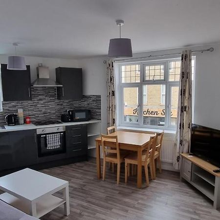 Vh Premier Flat 3 Apartment Джилингам Екстериор снимка