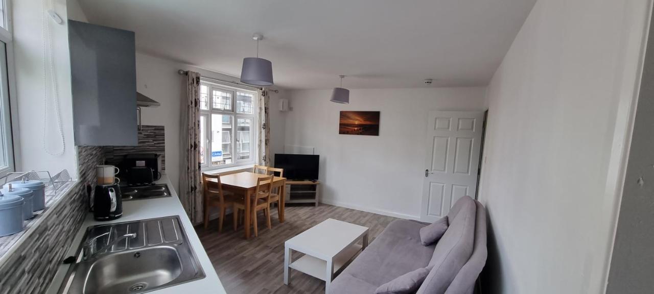 Vh Premier Flat 3 Apartment Джилингам Екстериор снимка