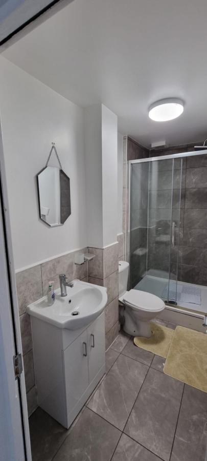 Vh Premier Flat 3 Apartment Джилингам Екстериор снимка