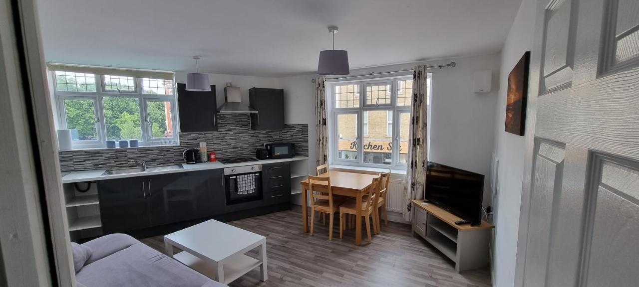 Vh Premier Flat 3 Apartment Джилингам Екстериор снимка