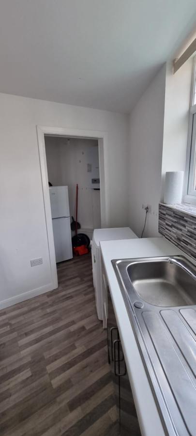 Vh Premier Flat 3 Apartment Джилингам Екстериор снимка