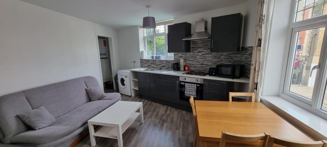 Vh Premier Flat 3 Apartment Джилингам Екстериор снимка